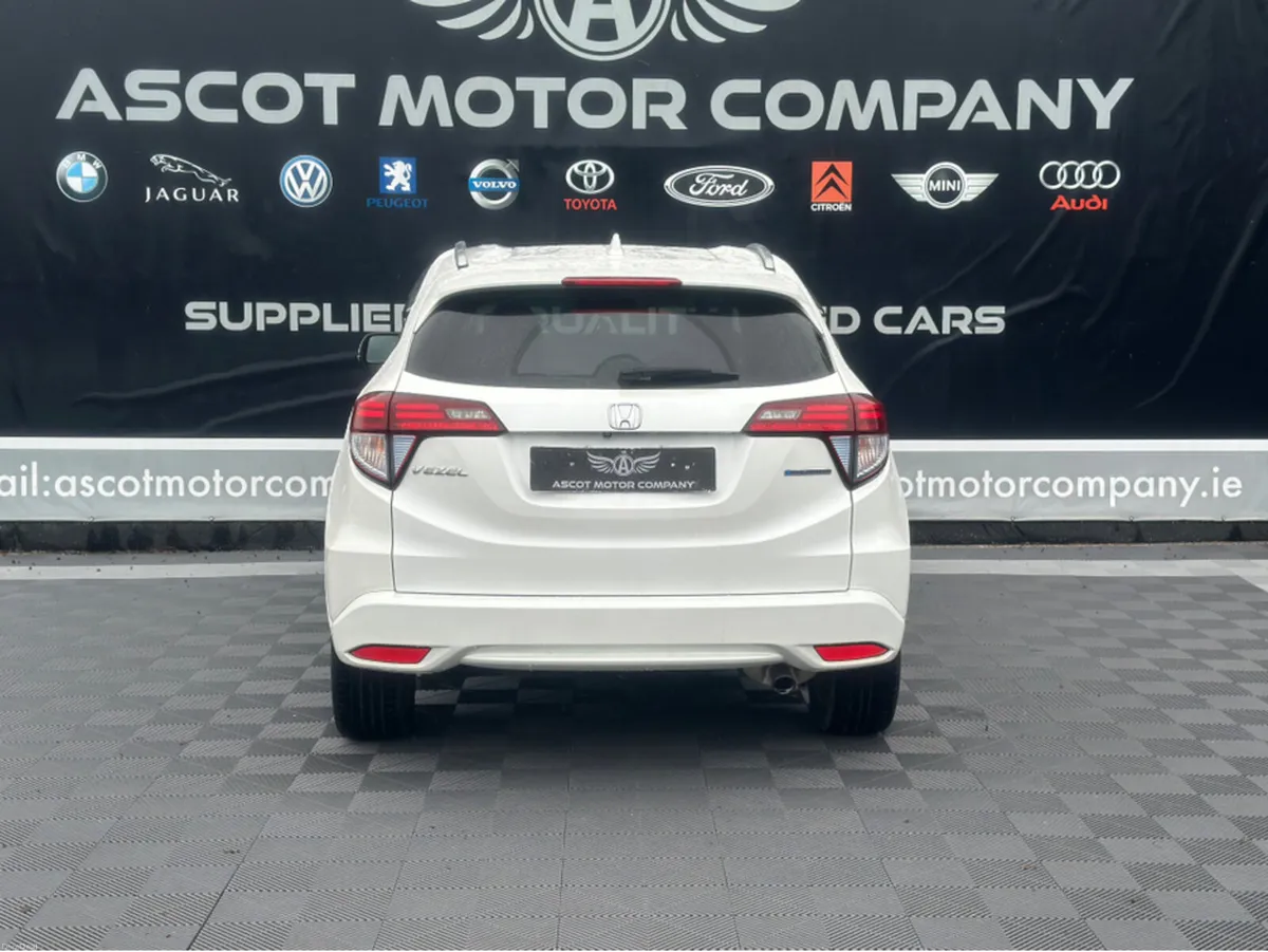 Honda Vezel Hybrid - Image 5