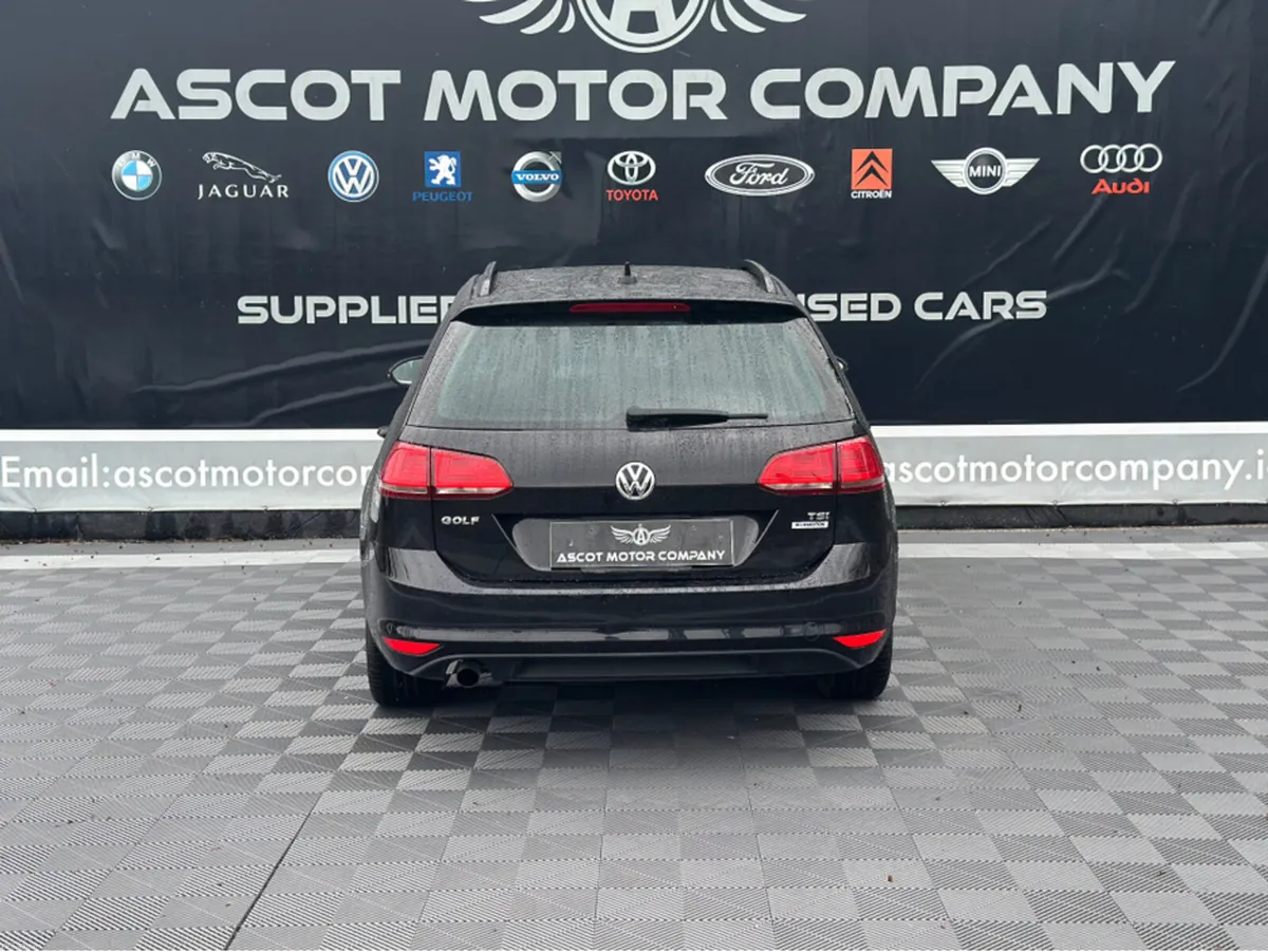 Volkswagen Golf Automatic estate - Image 4