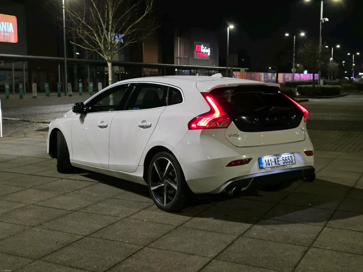Volvo V40 T5 2.0L - 5 Cylinder Turbo - Image 4