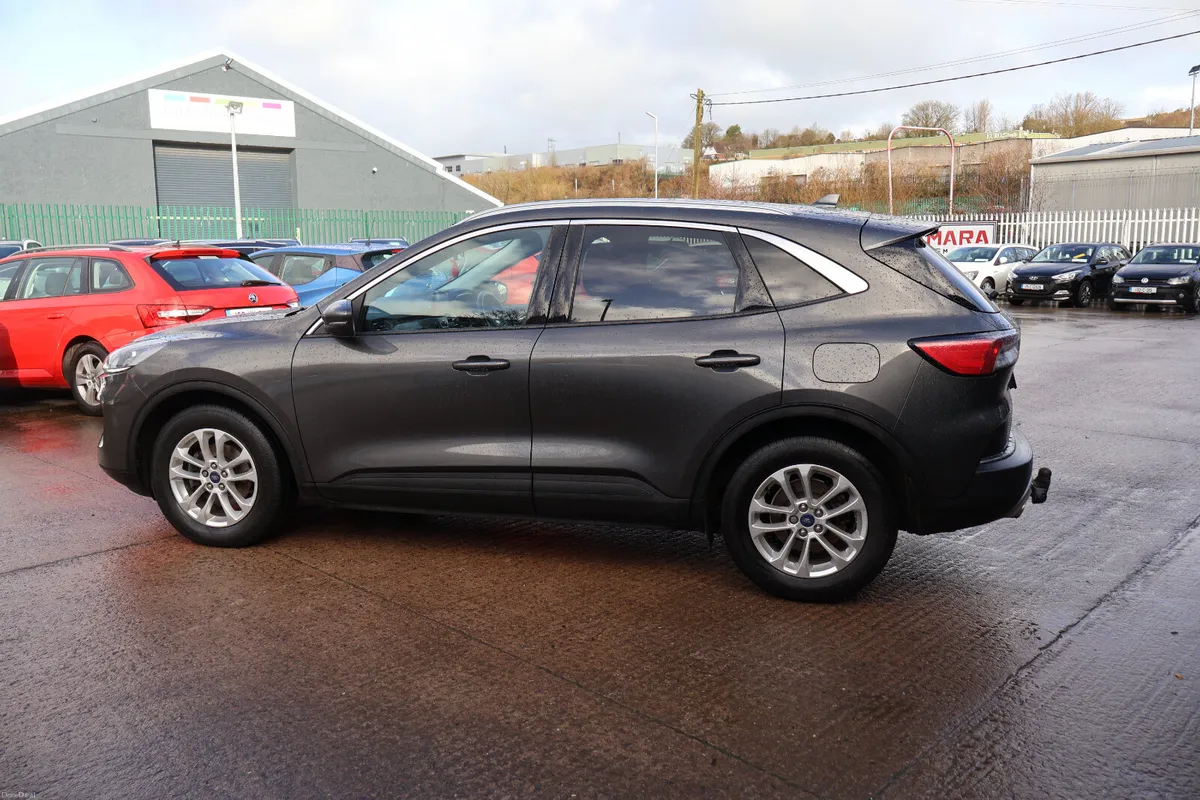 Ford Kuga Titanium 1 Owner  24 Month NCT Huge Spec - Image 6