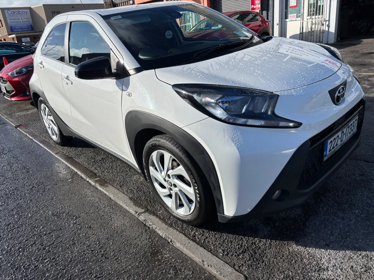 2022 Toyota Aygo X  1.0 VVT-I x-play Smartphone - Image 4