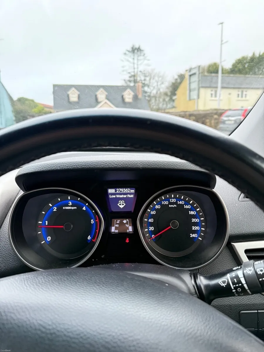 Hyundai i30 2016 - Image 2