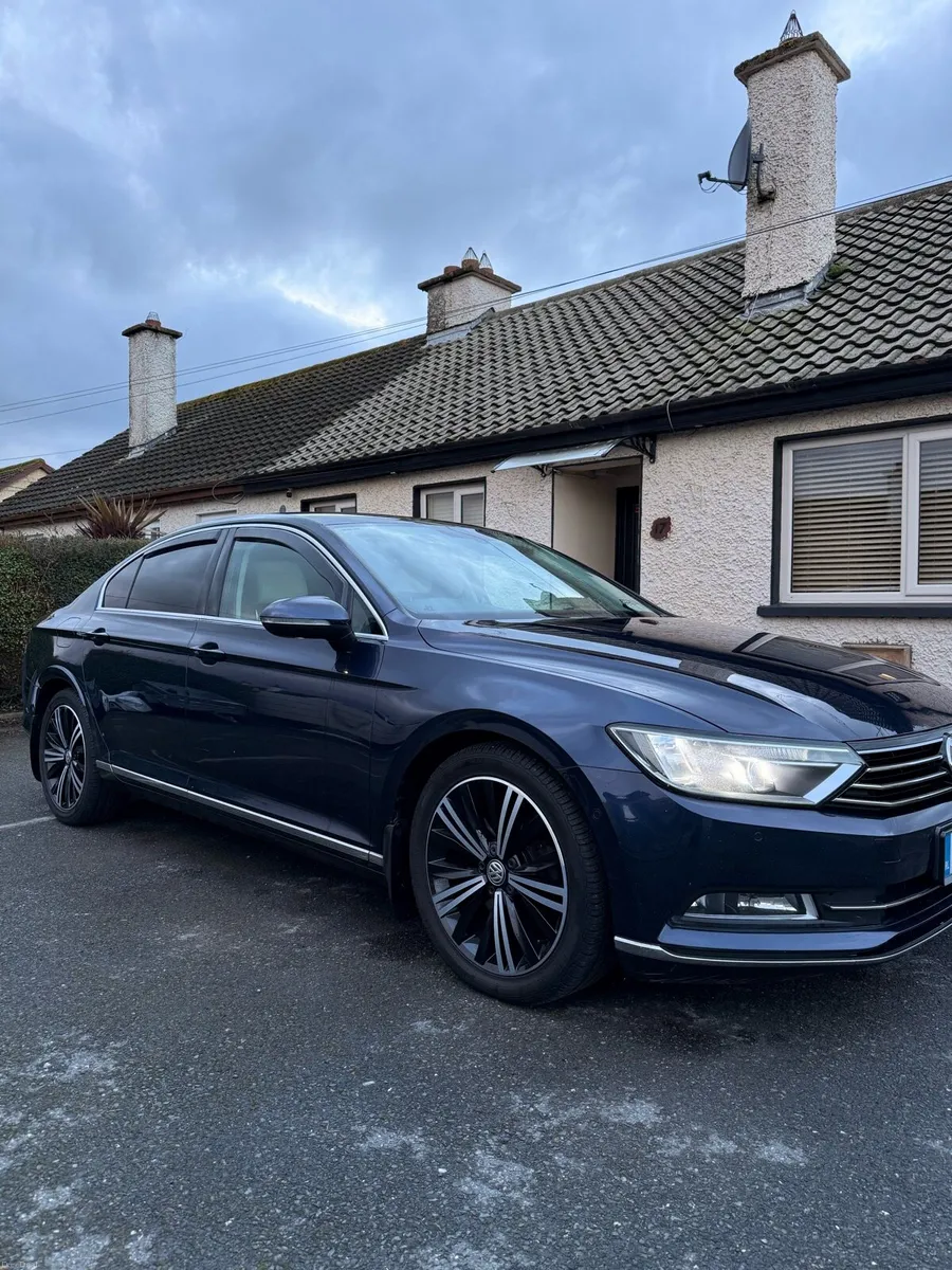 Volkswagen Passat - Image 2