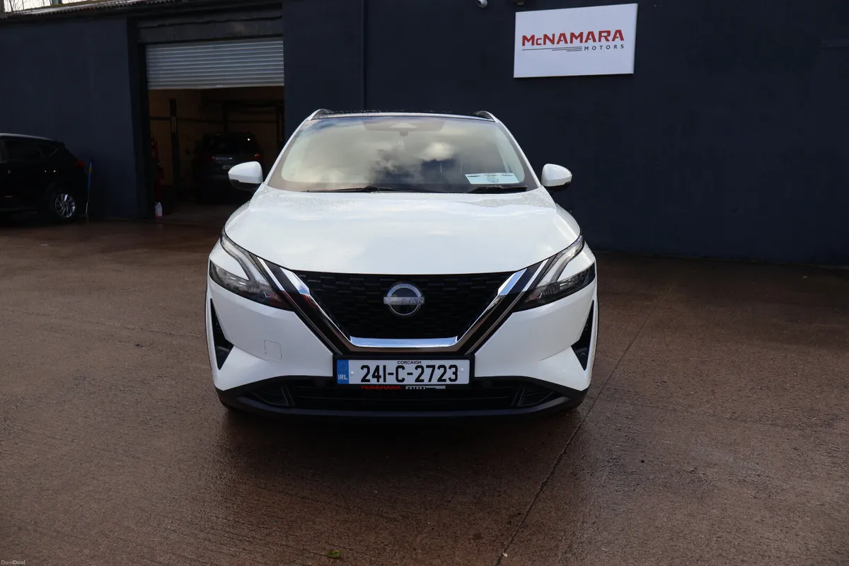 Nissan Qashqai SV Pan Roof Huge Spec! - Image 4