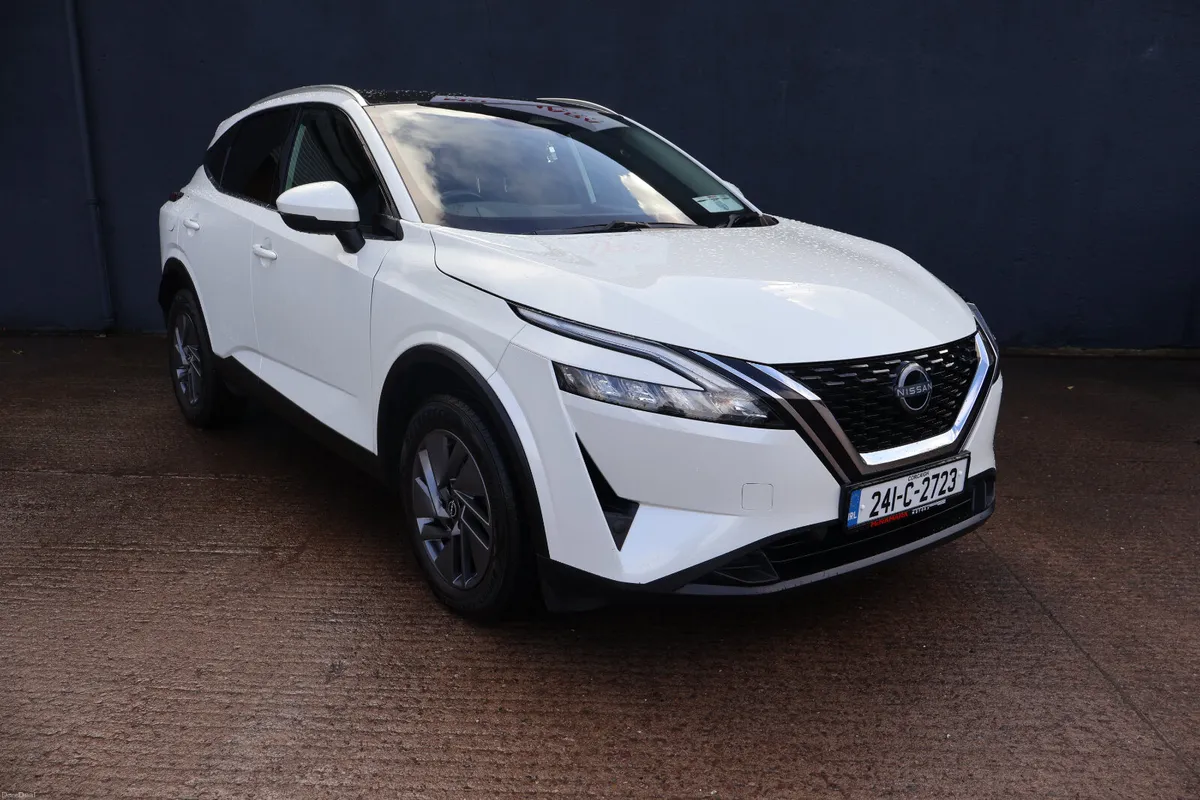 Nissan Qashqai SV Pan Roof Huge Spec! - Image 3