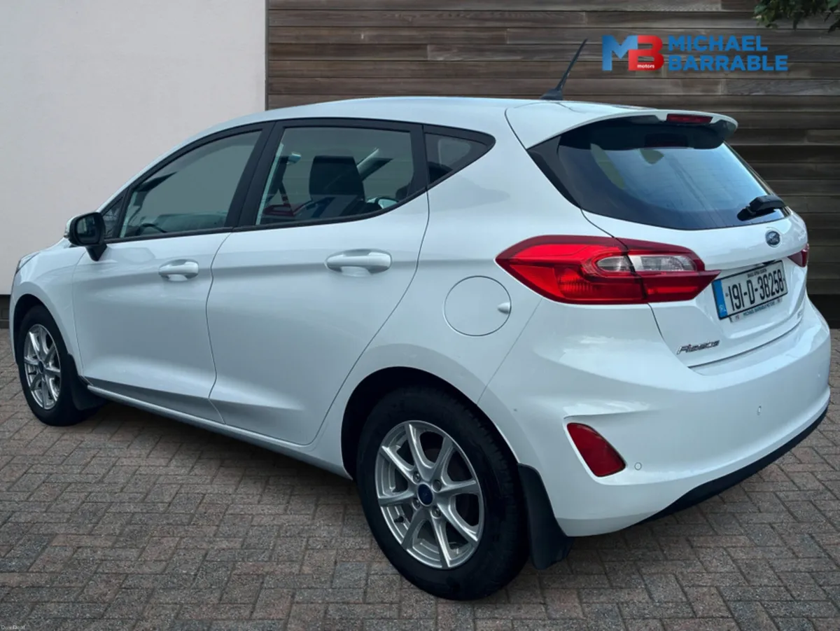 Ford Fiesta TITANIUM 1.10 85PS 5SPEED 4DR - Image 4
