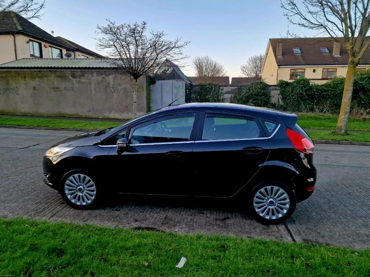 Ford fiesta - Image 2