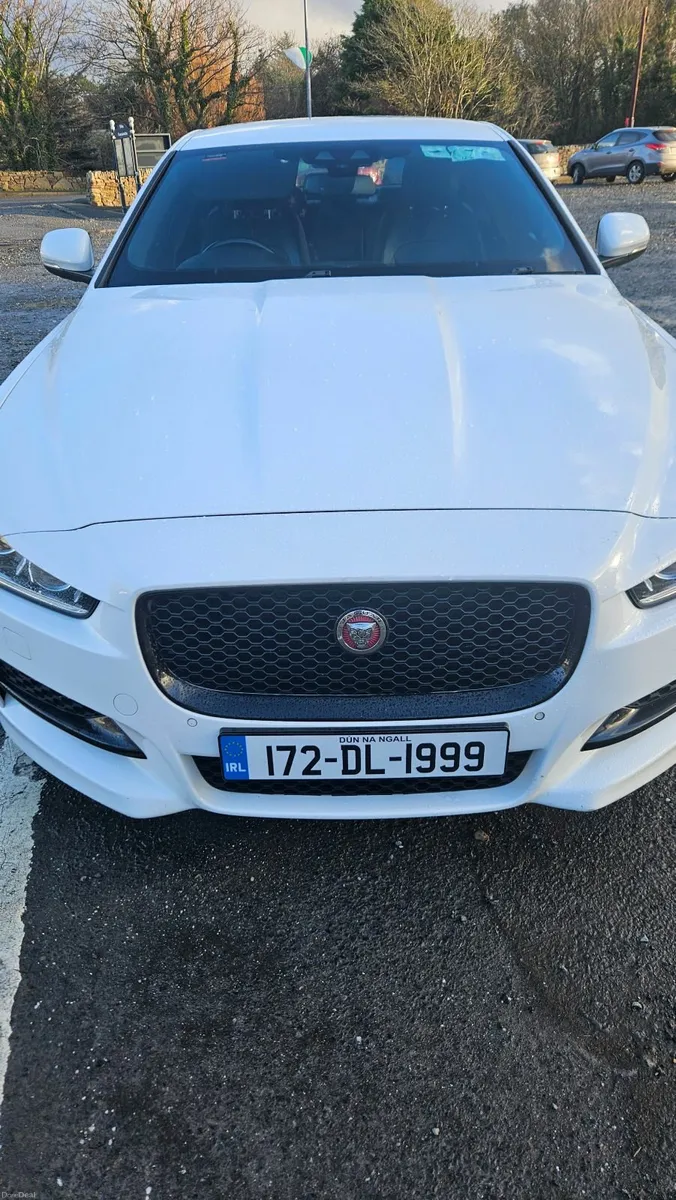 Jaguar XE 2017 Automatic - Image 4