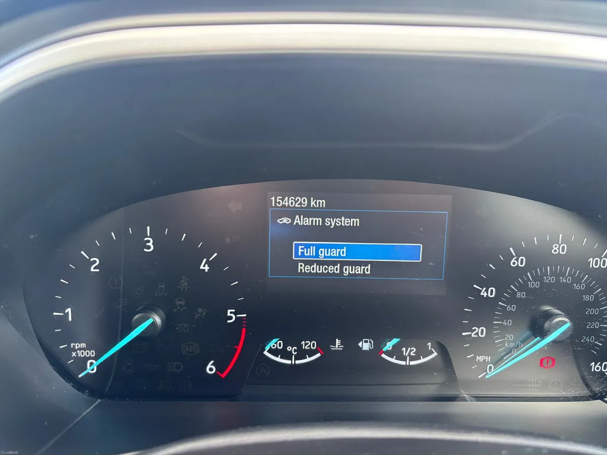 Ford Focus 2018 DIESEL  NEW  MODEL - Image 4