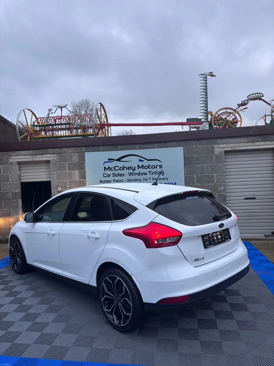 Ford Focus 2017 - Image 2