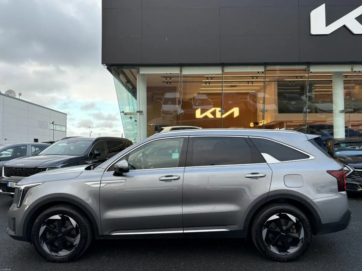 Kia Sorento 2.2 Diesel ( 7 seats ) - Image 3