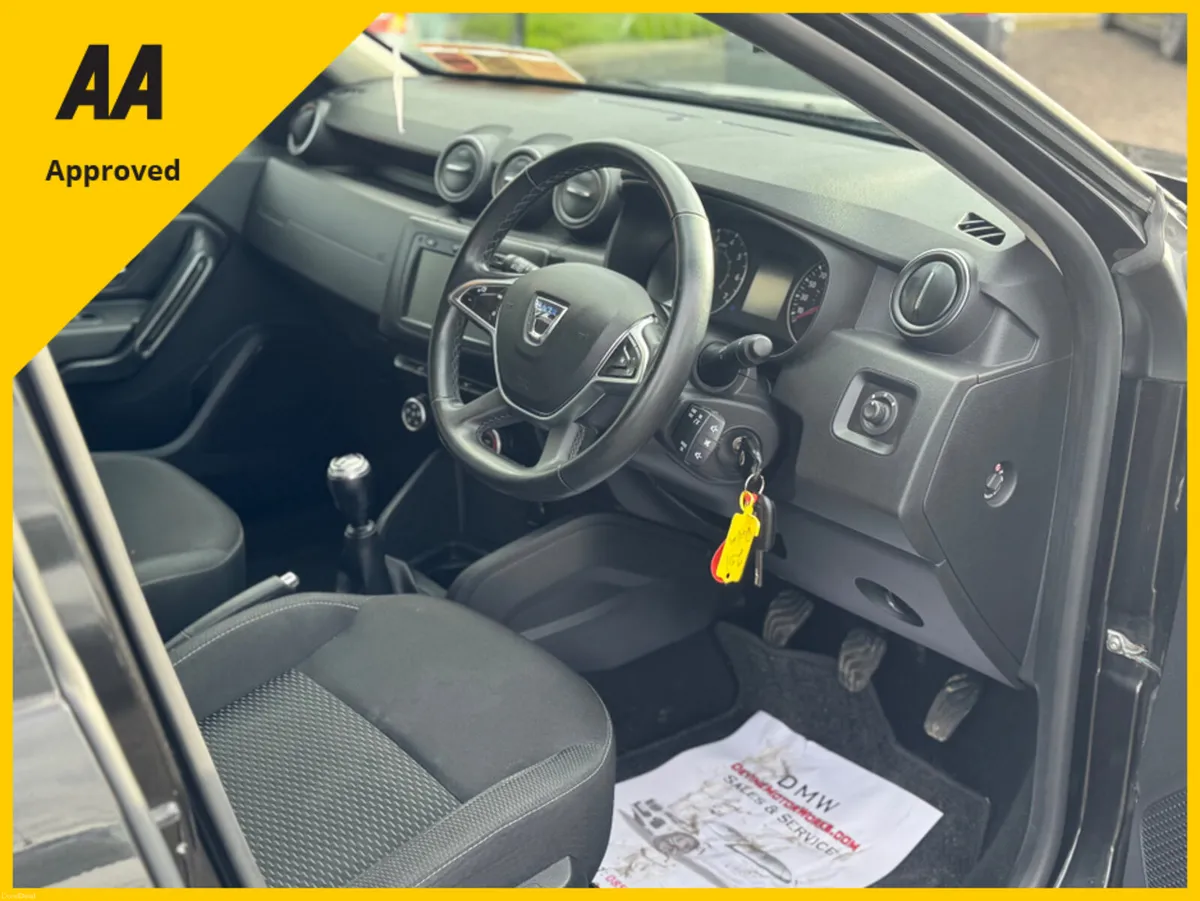 Dacia Duster COMFORT BLUE DCI 115 RE 5DR - Image 3