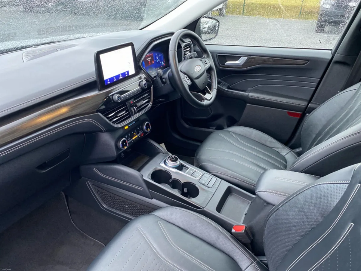 Ford Kuga Vignale PHEV 225BHP... Panoramic Roof - Image 6