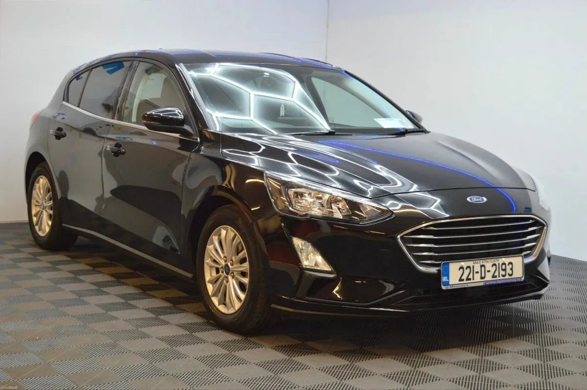 Ford Focus 1.0T EcoBoost Hybrid 125PS Titanium - Image 1