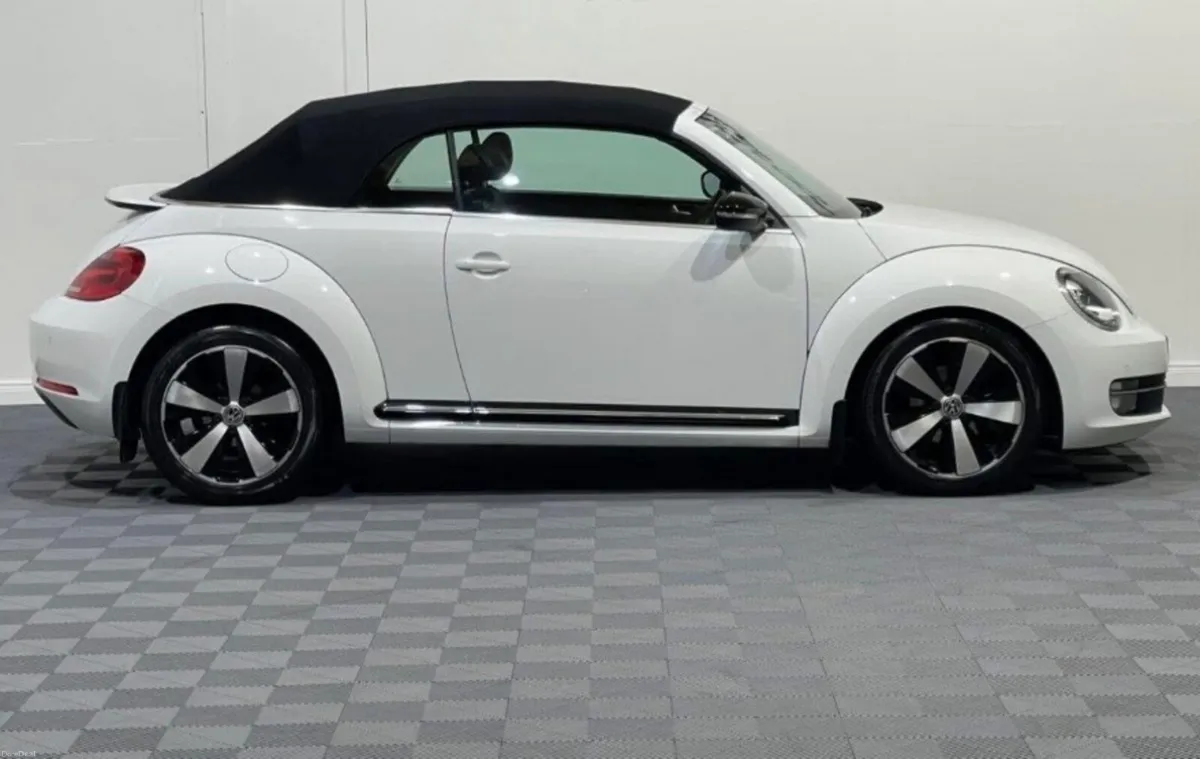 Volkswagen Beetle Convertible 2.0tdi Sport - Image 2