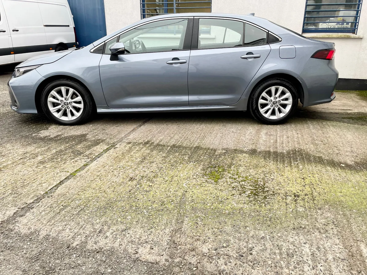 Toyota Corolla Luna Saloon Petrol Hybrid Auto,2024 - Image 3