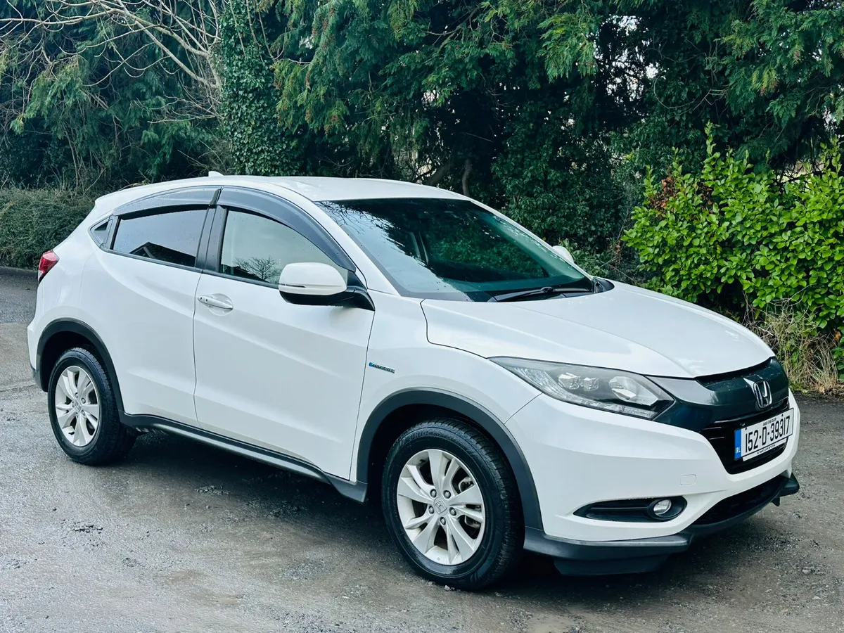 Honda Vezel 2015 1.5 Hybrid Auto - Image 3