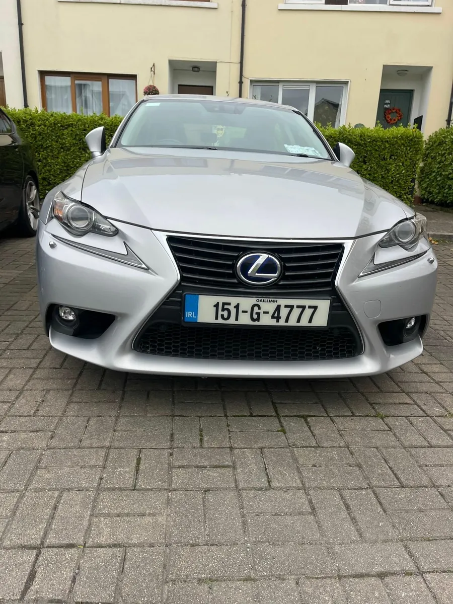Lexus IS 2015 - Image 1