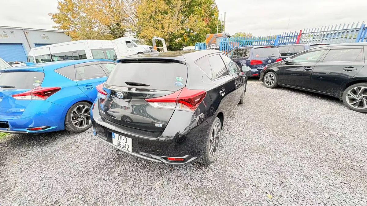 Toyota Auris 1.8 Hybrid 2017 - Image 4