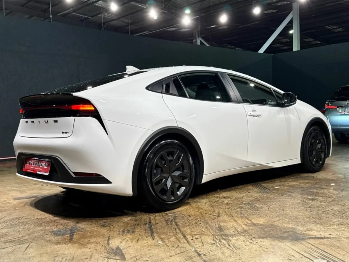 Toyota Prius NEW MODEL - 1.8L HYBRID AUTOMATIC - C - Image 4