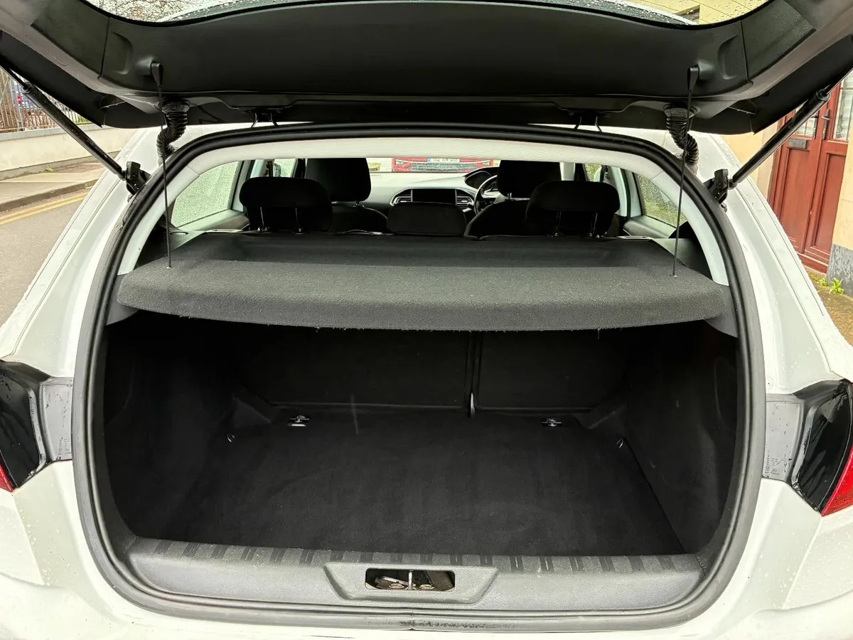 Peugeot 308 2015 - Image 4