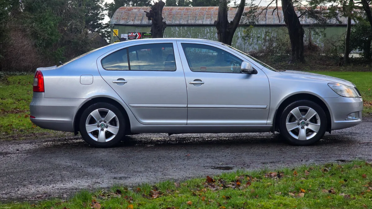 2013 SKODA OCTAVIA 1.6 TDI EXCLUSIVE - Image 3