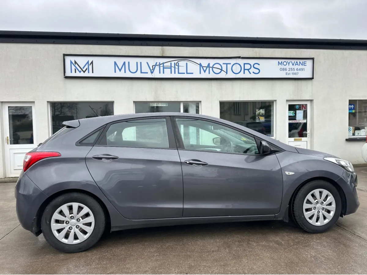 Hyundai i30 1.4 PETROL CLASSIC 5DR - Image 4