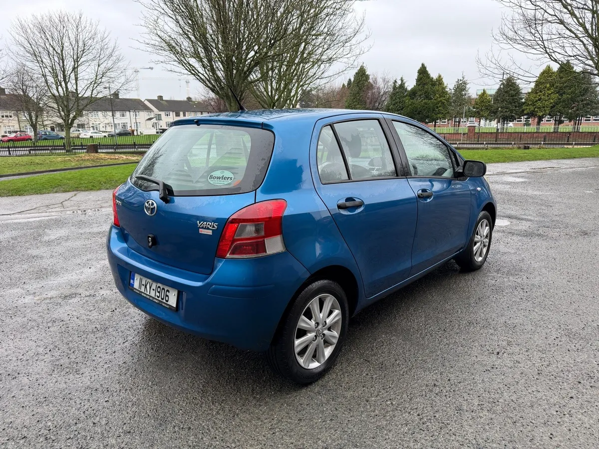 2011 Toyota Yaris - Image 3