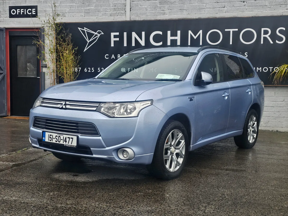 MITSUBISHI OUTLANDER PHEV 4X4 // 12/26 NCT - Image 3