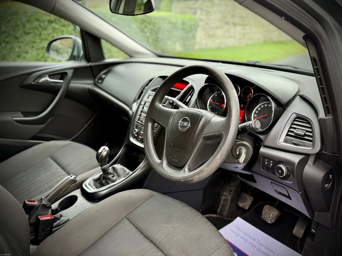 Opel Astra 1.2Cdti Ncted - Image 4