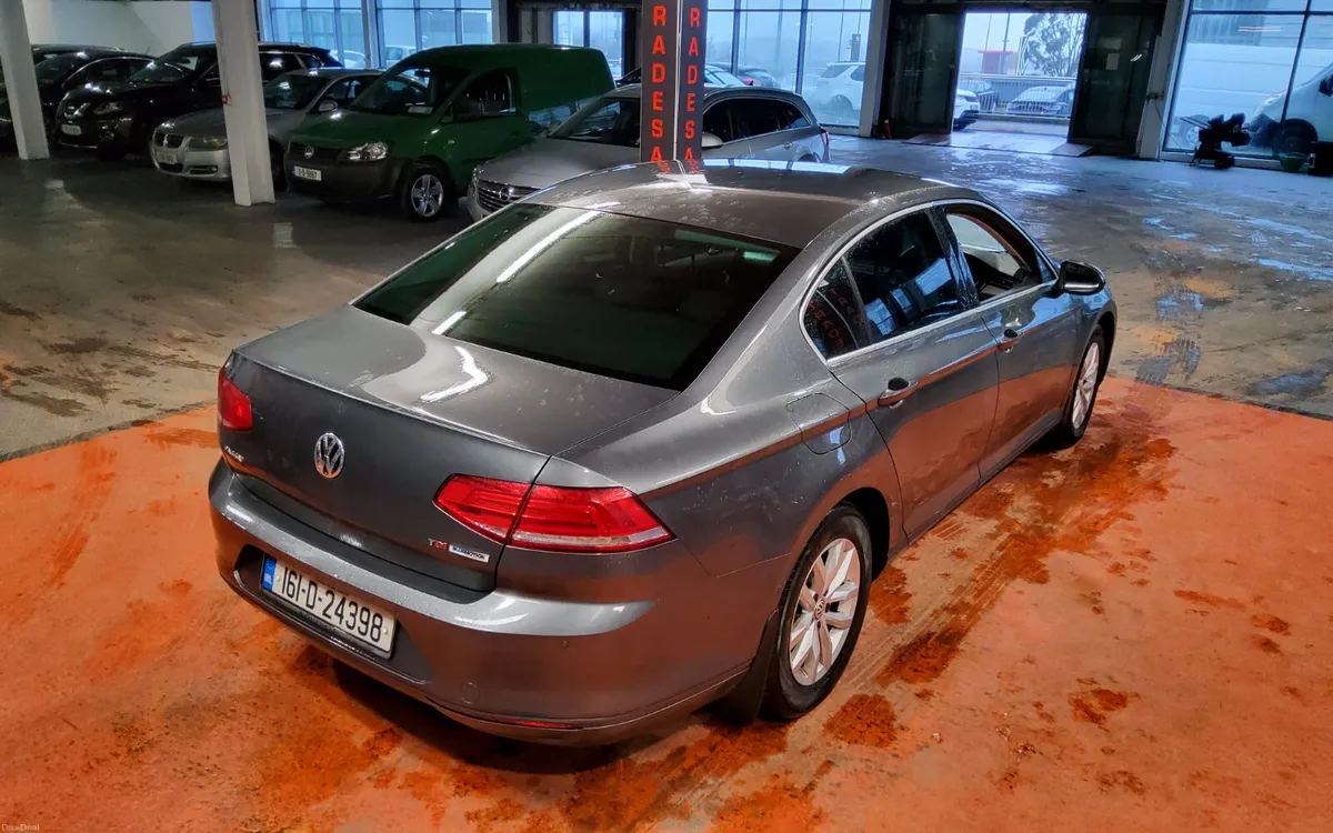 Volkswagen Passat 2016 - Image 4