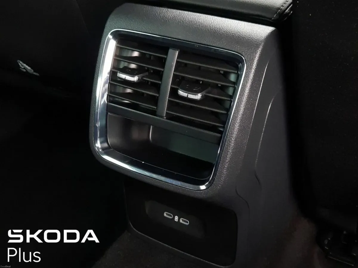 Skoda Octavia **STYLE MODEL** 2.0TDI 115 BHP - Image 4
