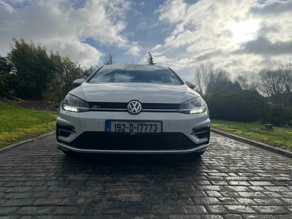 VW Golf  R-Line 1.6 TDI 115HP  Huge Specification - Image 2