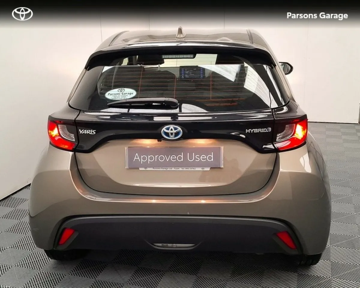Toyota Yaris YARIS 1.5 HYBRID LUNA - Image 4