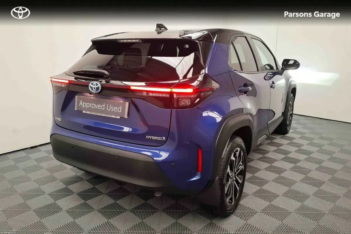 Toyota Yaris Cross CROSS LUNA SPORT 4DR AUTO - Image 2