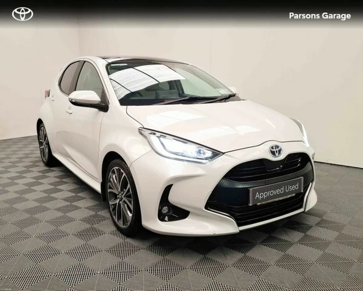 Toyota Yaris 1.5 PLATINUM 4DR AUTO - Image 1