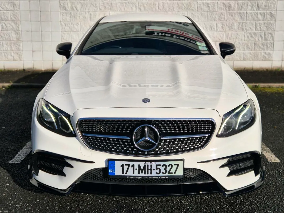 17 Mercedes-Benz E220 Amg Coupe - Image 3