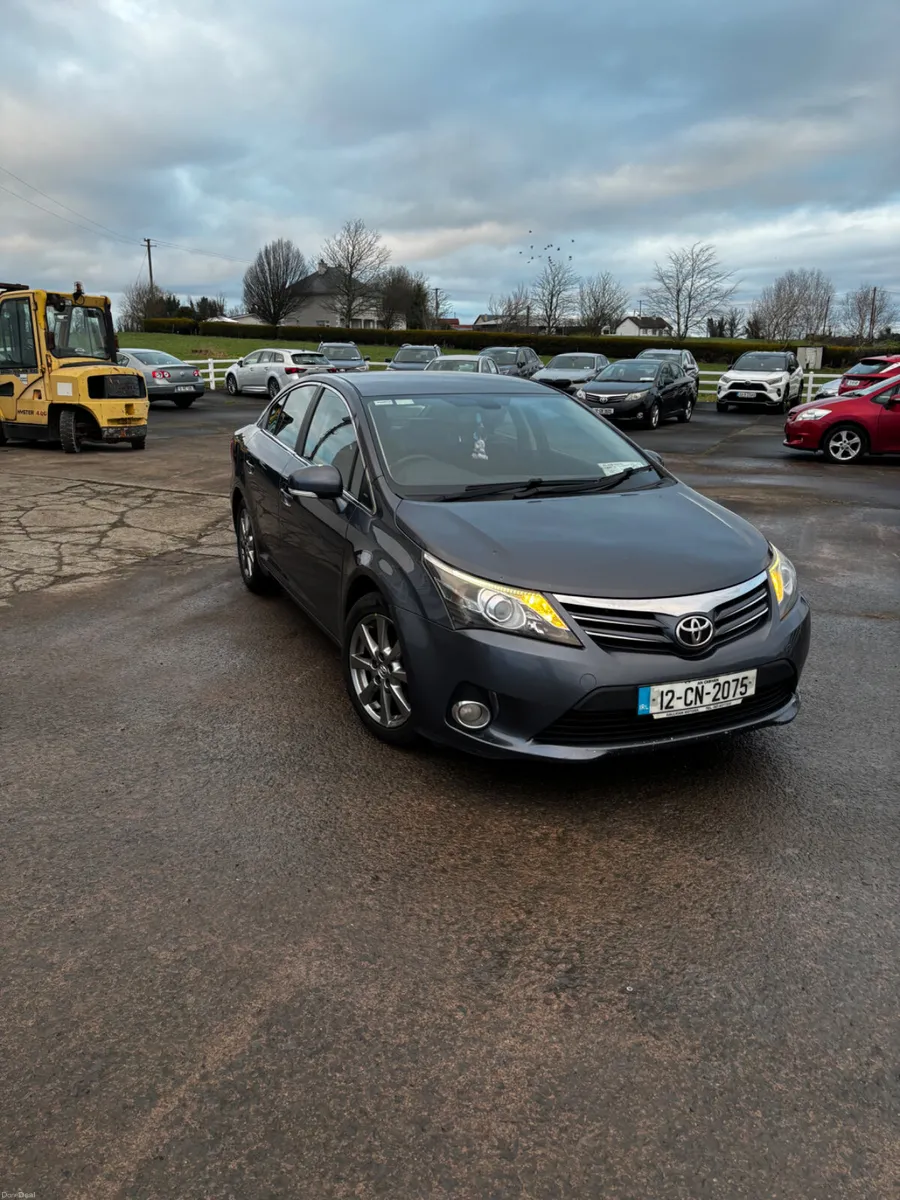 Toyota Avensis 2012 - Image 2