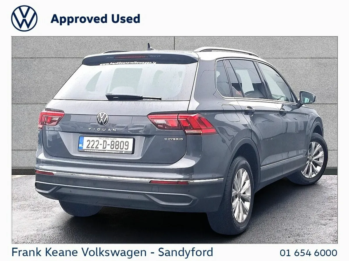 Volkswagen Tiguan *Life* 1.4TSI PHEV 245HP  AUTO @ - Image 3