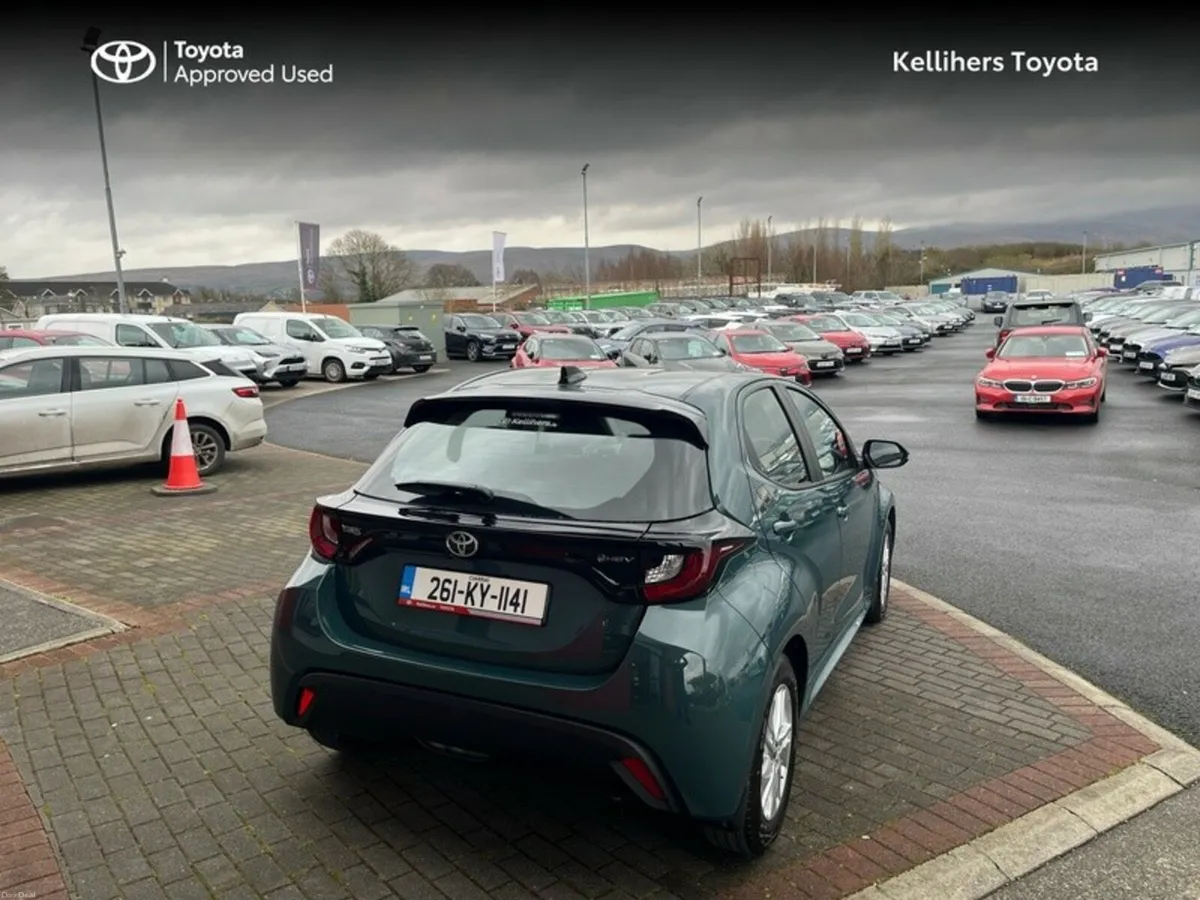 Toyota Yaris HYBRID ELECTRIC LUNA - Image 2