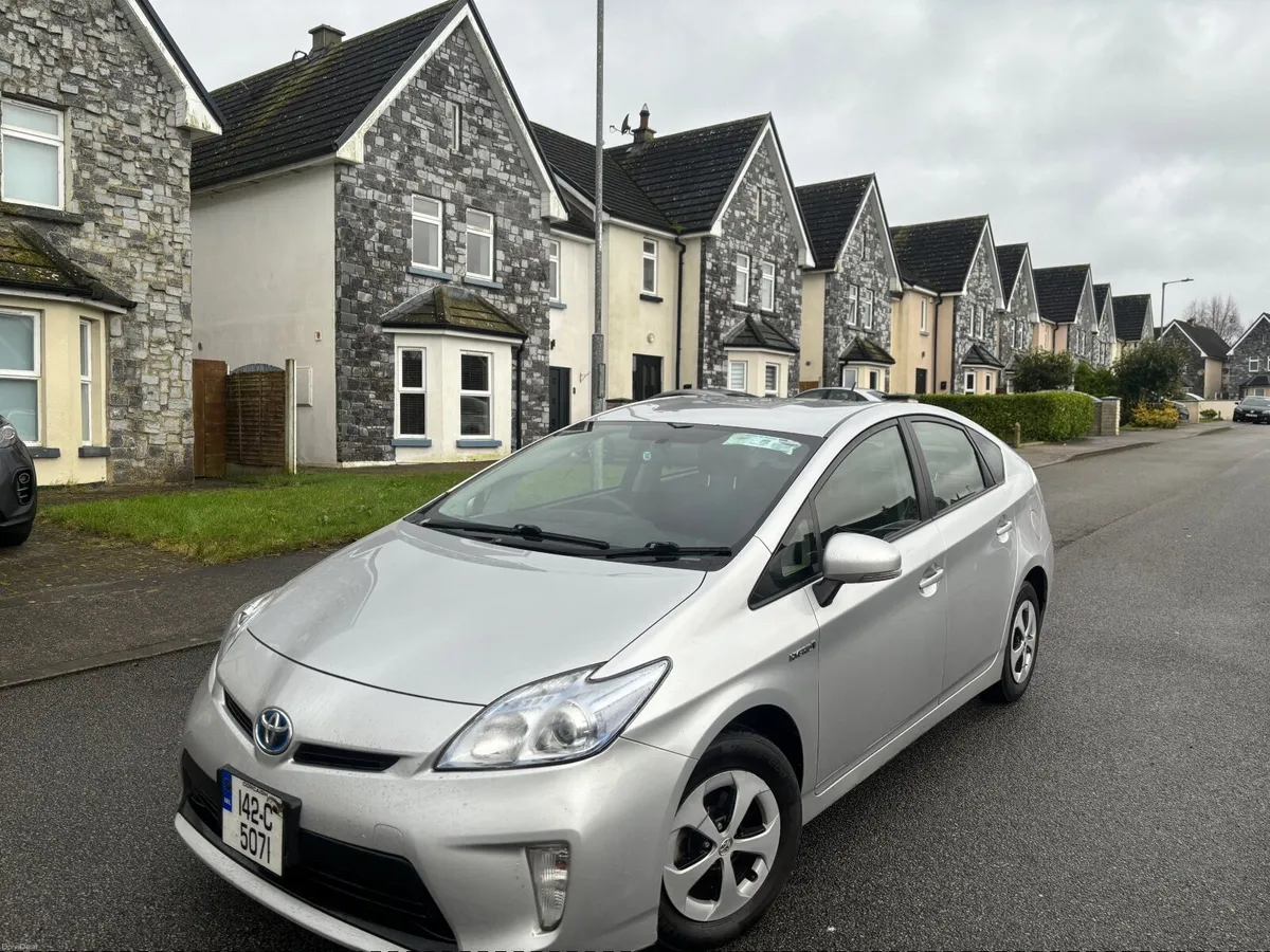 142 Toyota Prius 1.8 hybrid automatic high spec - Image 1