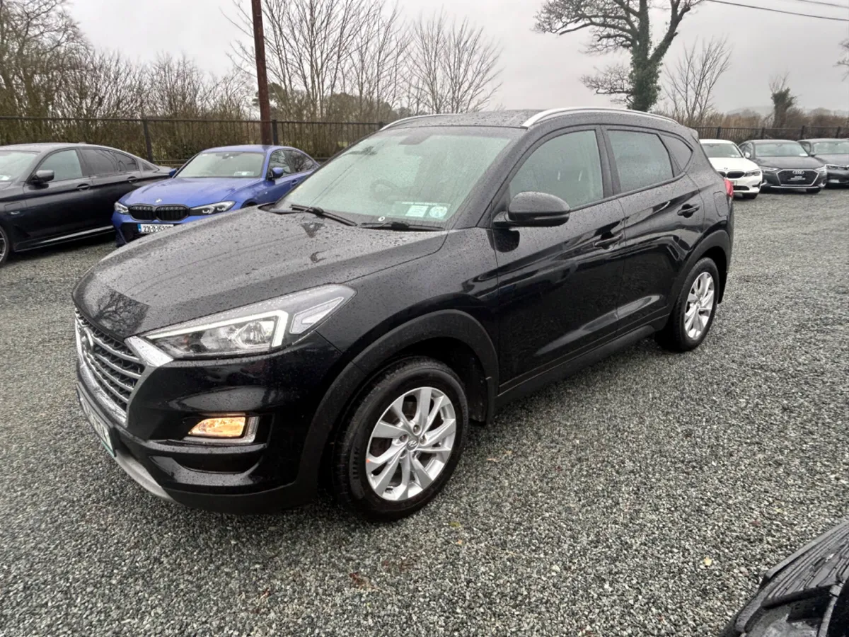 19 Hyundai Tucson 1.6 EXECUTIVE low kms - Image 2
