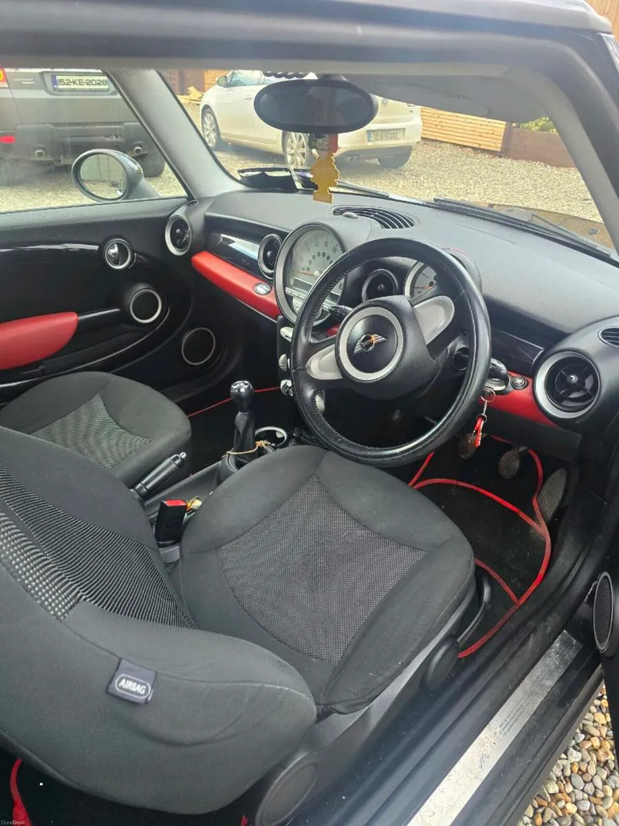Mini Cooper - Image 2