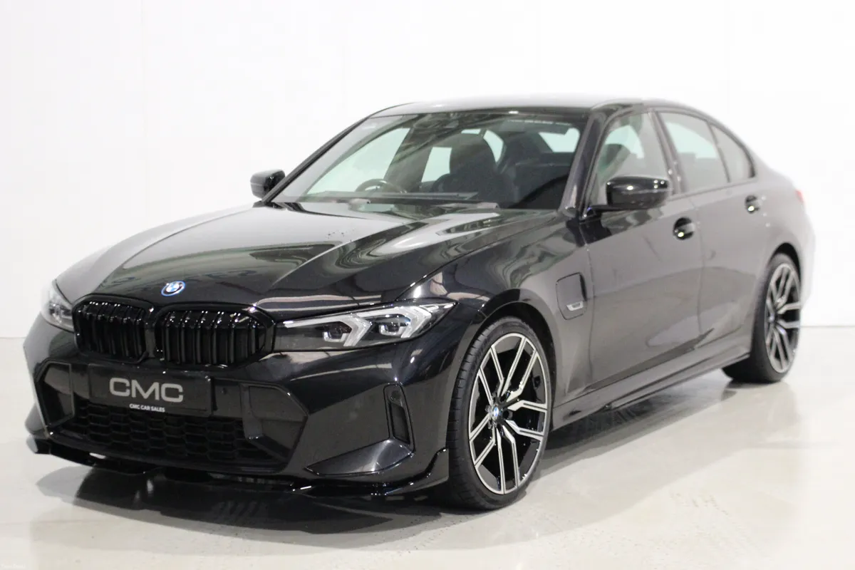 BMW 3-Series 2022 330e m sport LCI - Image 3
