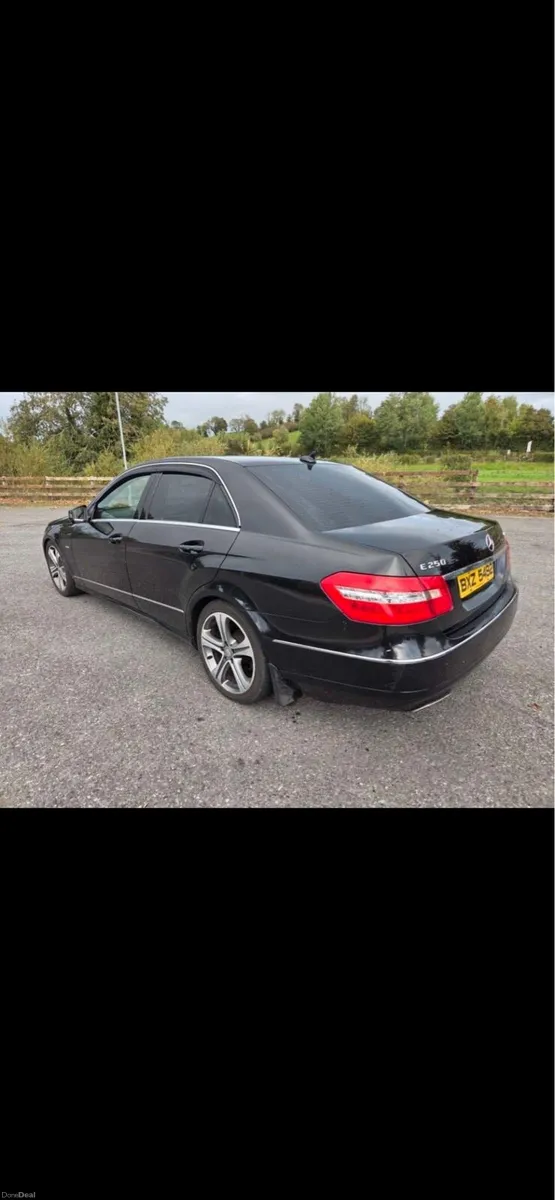 Mercedes E250 - Image 4