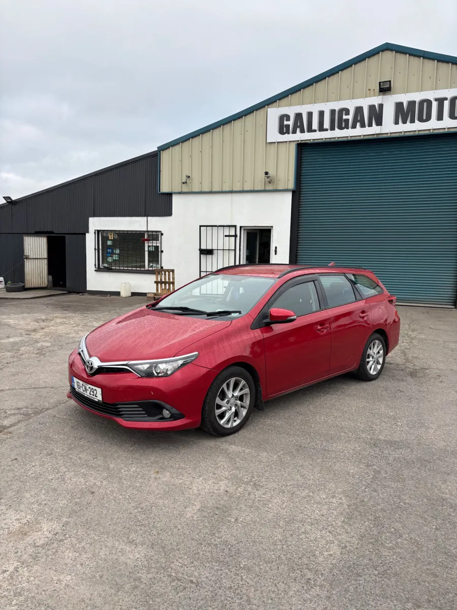 Toyota Auris 2016 - Image 1