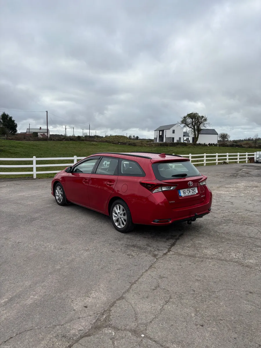 Toyota Auris 2016 - Image 3