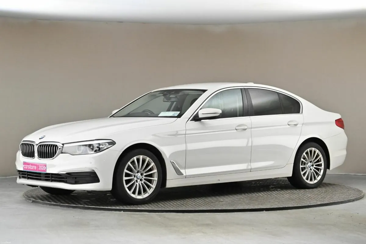 BMW 5-Series 520D SE G30**BLACK LEATHER**FULLY SER - Image 4