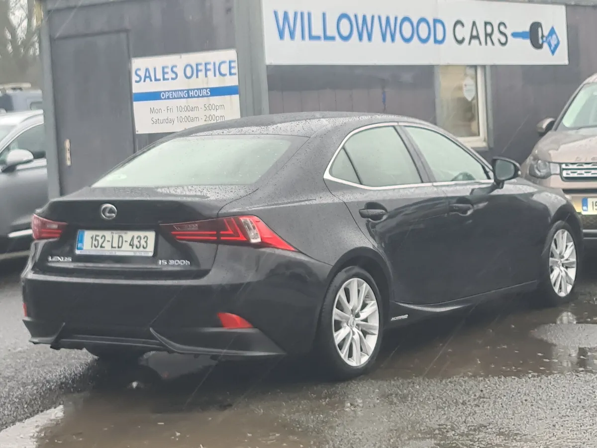Lexus IS 2015 - Image 2