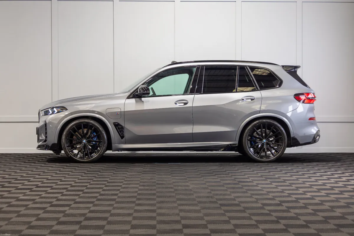 2026 BMW X5 X-Drive 50e M-Sport - Image 3